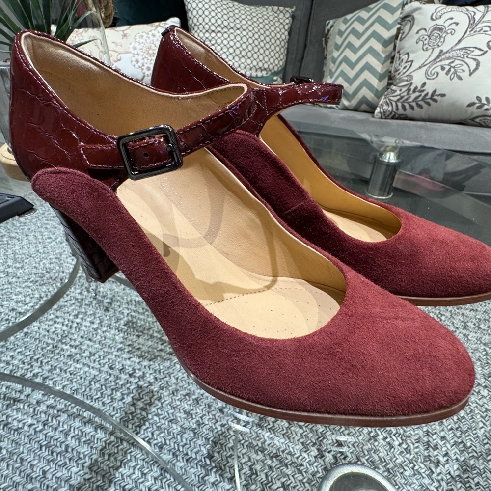 Clarks Burgundy Heels